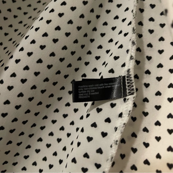 FREE w/bundle🙃 The Limited Heart Pattern Button-up size S - Picture 6 of 8